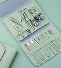 16 Pcs Manicure Pedicure Kit – Professional Stainless Steel Nail Cutter & Clippers Set | Portable Leather Nail Care Grooming Kit for Men & Women | Premium Nail Tools & Gift Set for Hand & Foot Care